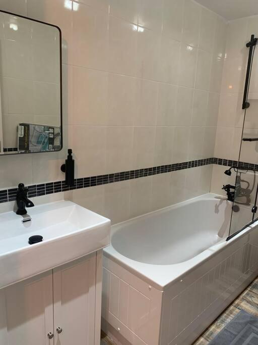 Appartamento Cosy One Bed Flat Free Parking Send Esterno foto